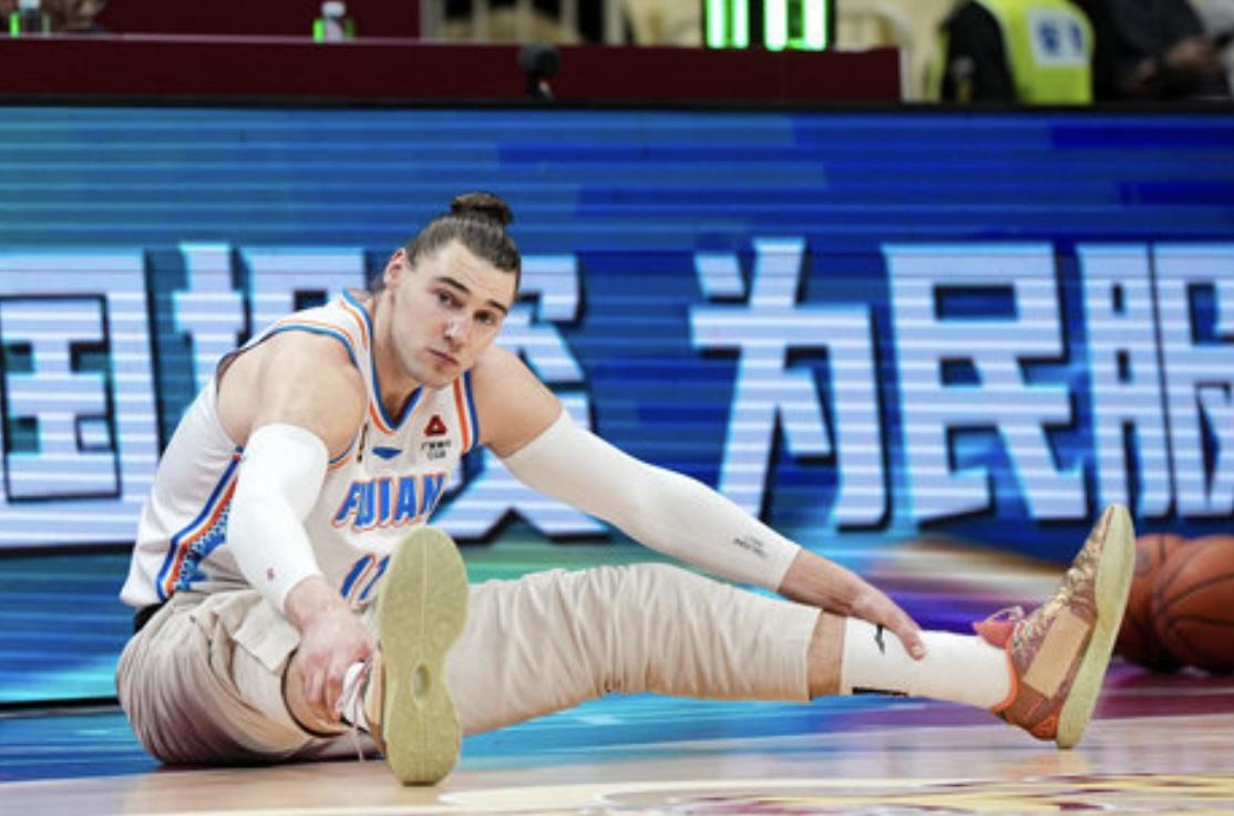 在教练组的